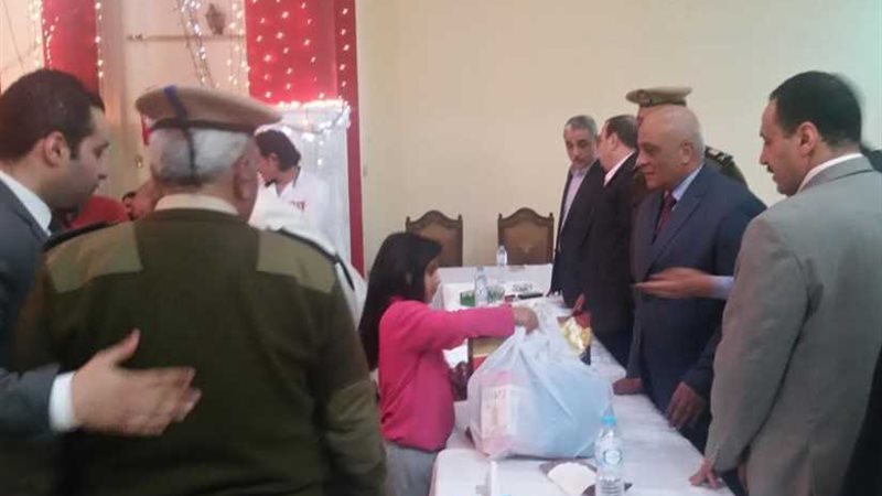 أمن البحيرة تحتفل