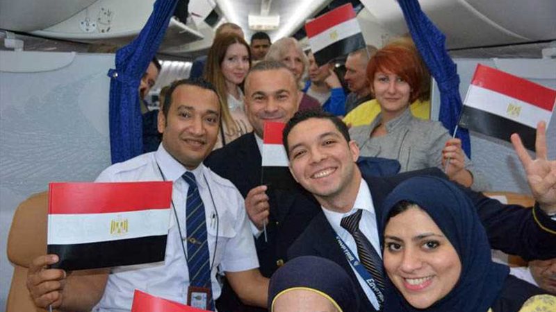 مطار القاهرة يستقبل