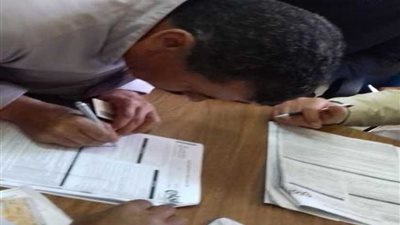 البحيرة تتفاعل مع شهادة 