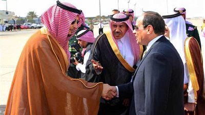 الرئيس يصل الدمام للمشاركة في القمة العربية (صور)