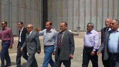 سكرتير عام الغربية يتفقد عملية توريد القمح (صور)