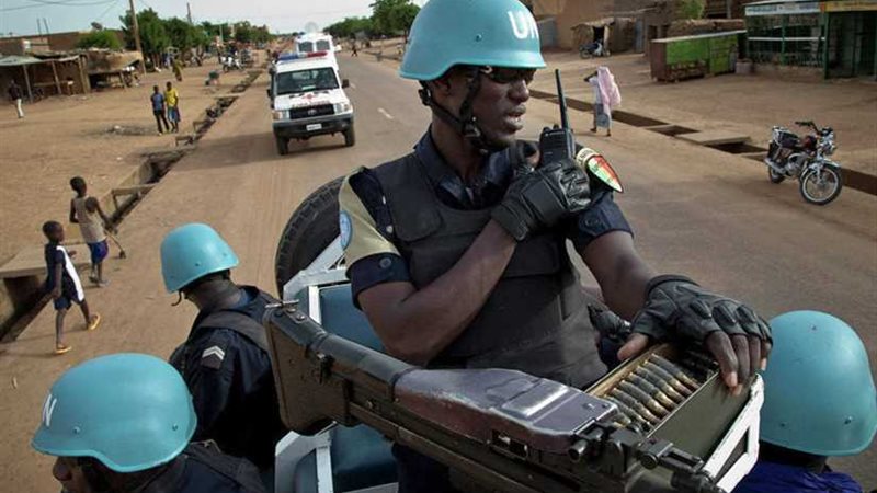 متنكرون في زي جنود