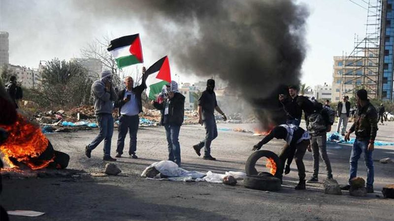 إصابة أكثر من 20