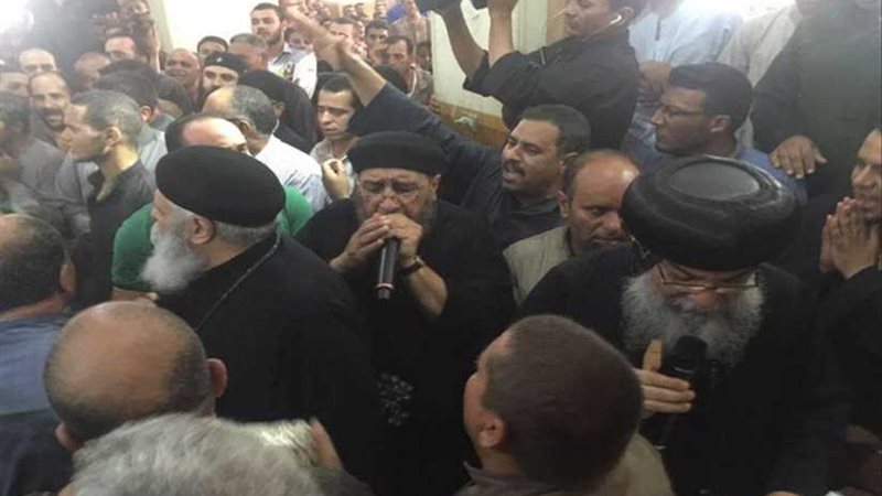 الآلاف يشيعون جنازة