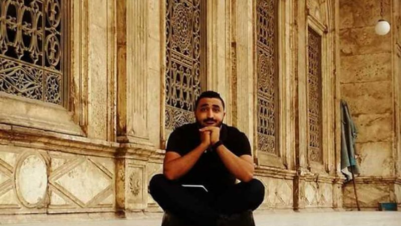 شاب مصري متعدد المواهب