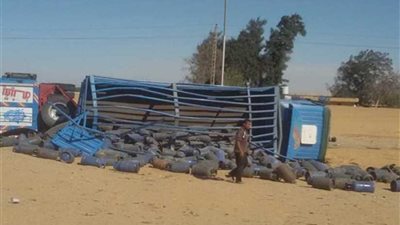 انقلاب سيارة محملة بـ600 أسطوانة بوتاجاز بزراعي بني سويف