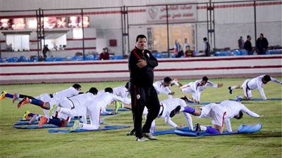 نبيل محمود يقود تدريبات الأساسيين في الزمالك