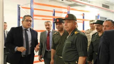 العناني يتفقد المتحف القومي للحضارة