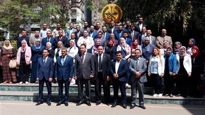 بالصور.. تسليم 70 صيدليًا شهادات دورة استراتيجيات الأمن القومي