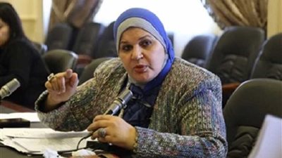 مايسة عطوة: عمال مصر في انتظار هديتك يا 