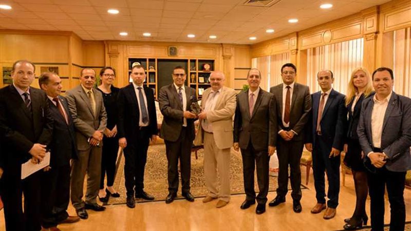 وفد روسي يزور جامعة