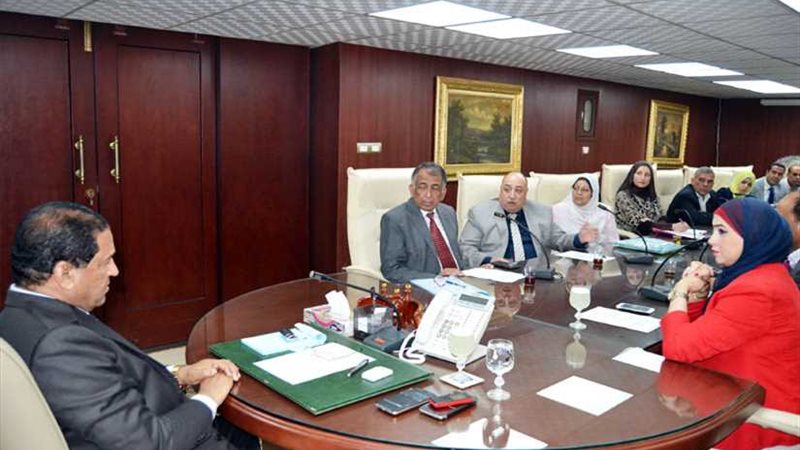 محافظ الغربية يتبنى