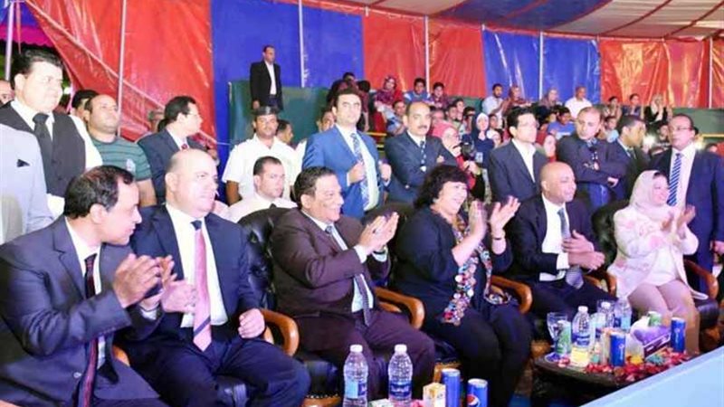 وزيرة الثقافة تعيد