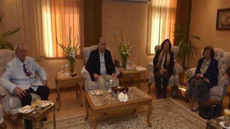 مميش يستقبل وفدًا