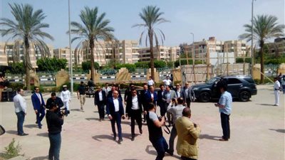 شريف إسماعيل يتفقد أعمال التطوير بمستشفيات الإسماعيلية