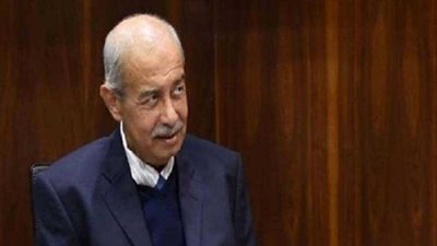 رئيس الوزراء يتفقد 