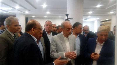 إسماعيل يتفقد أعمال التطوير بمستشفى أبو خليفة للطوارئ بالإسماعيلية