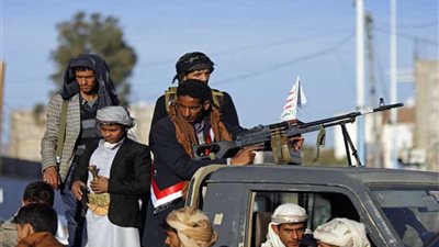مليشيات الحوثي تجبر أكثر من 200 أسرة يمنية على النزوح القسري في 
