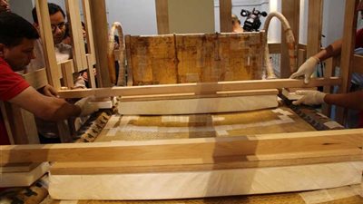 المتحف المصري الكبير يستقبل العجلة الحربية والسرير الجنائزي لـ