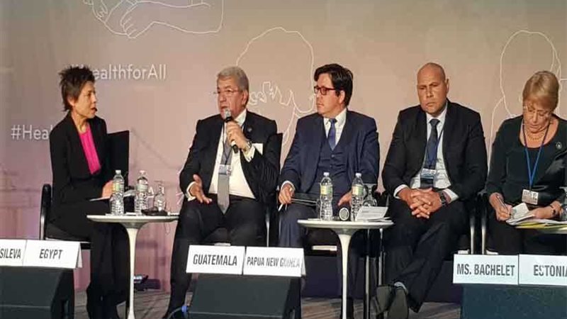 وزير المالية يلتقي