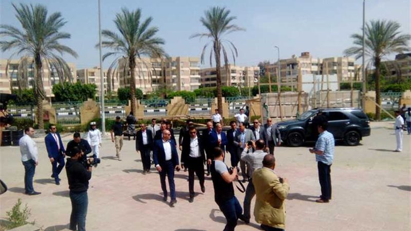 شريف إسماعيل يتفقد