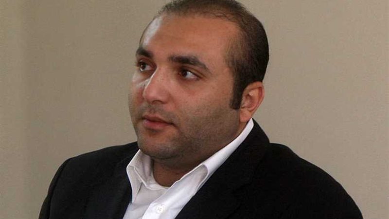 العتال يهدد تعاقد