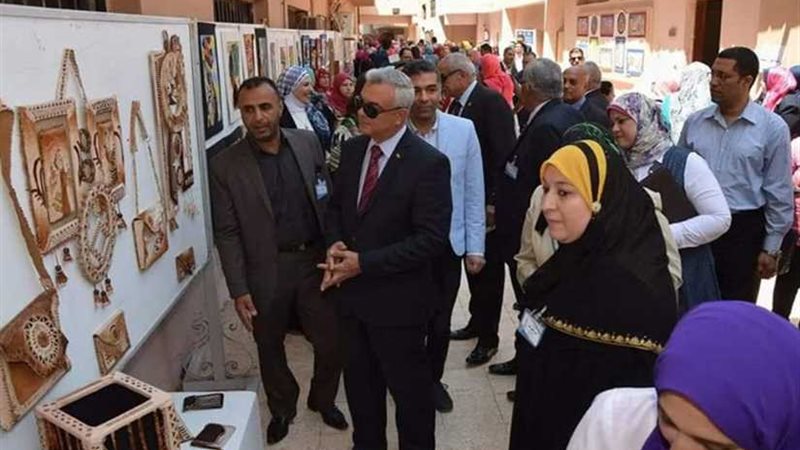 منتجات يدوية وغذائية