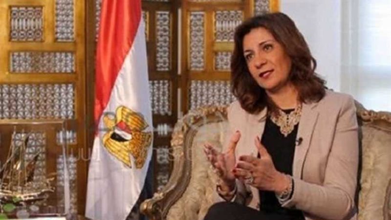 وزير الهجرة تستعرض