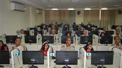 الكلية الحربية تستقبل عددا من طلبة المدارس بالمحافظات