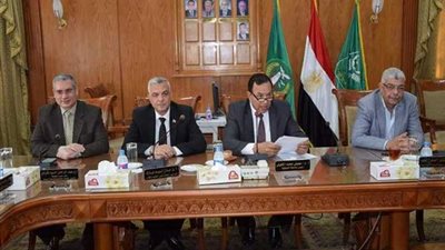 رئيس جامعة المنوفية يدعو العمداء للاحتفال بعيد تحرير سيناء