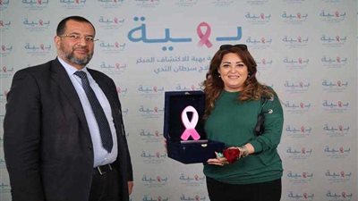 نهال عنبر: لم أنس مريضات سرطان الثدي