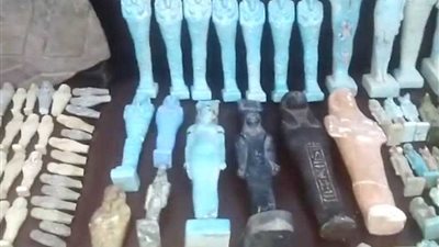 ضبط متحف بمنزل مواطن بالمنيا 