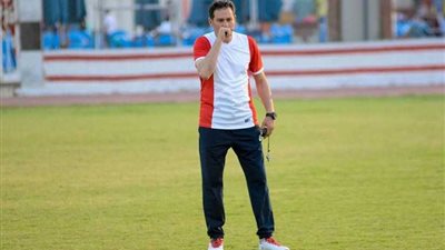 خالد جلال يستقر على خط الدفاع لمواجهة الأهلي