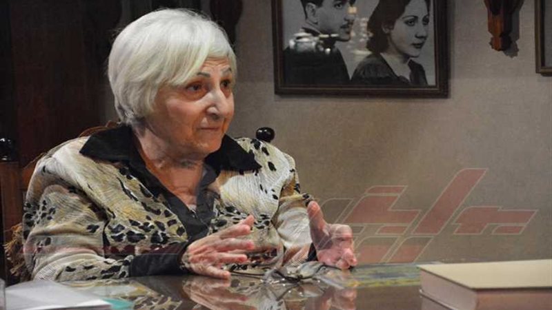 بوابة روزاليوسف تحاصر