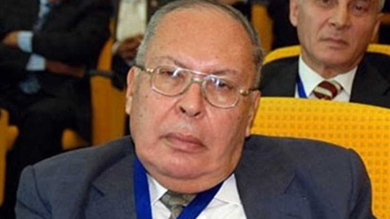 سفير يوصي الإعلاميين