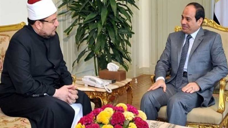 وزير الأوقاف يهنئ