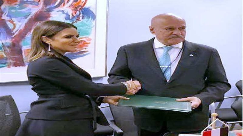 مصر توقع مع صندوق