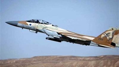 طيران الاحتلال الإسرائيلي يستهدف بصاروخين سفينتين في ميناء غزة