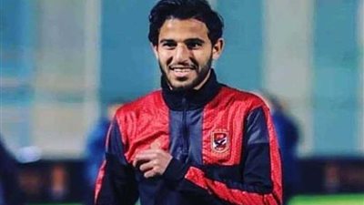 حمدي فتحي ينهي عملية الغضروف بنجاح