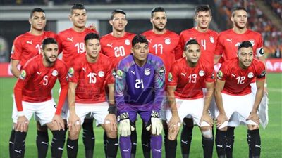 مصطفى ورمضان صبحي يقودان هجوم مصر في مباراة جنوب إفريقيا