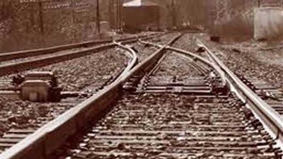 سقط بين الرصيف والقطار.. العناية الإلهية تنقذ شابًا من الموت بـ