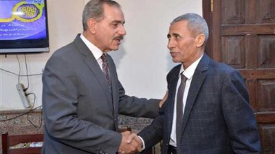 محافظ أسيوط يكرم رئيس مركز أبوتيج لبلوغه سن المعاش وتقديرًا لتميزه في عمله