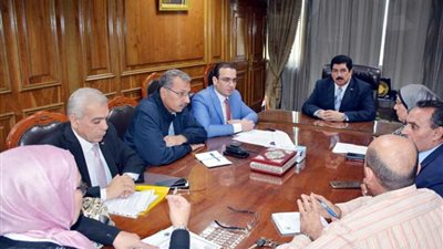 القليوبية تبحث خطة التوسع في إنشاء مدارس جديدة لتخفيض الكثافات الطلابية