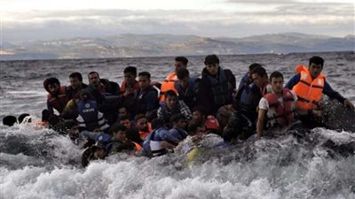 عملية إنقاذ 30 شخصًا من الغرق ليلًا في قارب بعرض البحر المتوسط