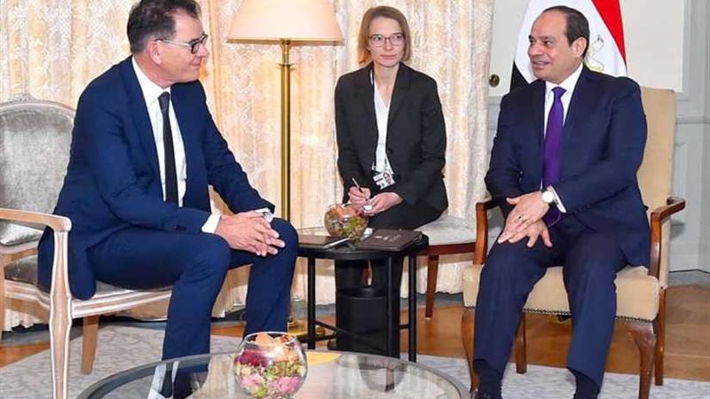 الرئيس السيسي يبحث