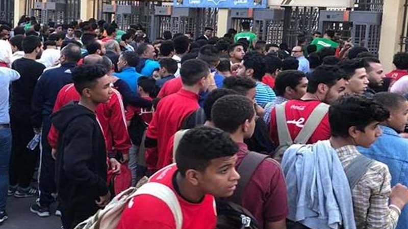 توافد جماهيري كبير