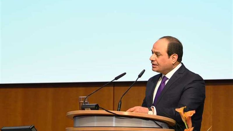 الرئيس السيسي يستعرض