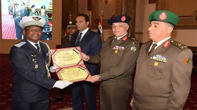 القوات المسلحة تحتفل بتخريج (5) دورات تدريبية لكوادر الدارسين الوافدين من (29) دولة إفريقية