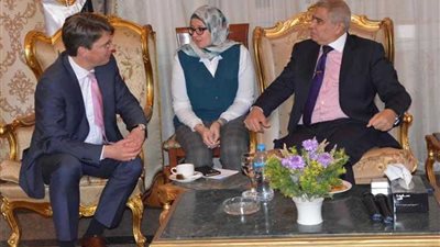 محافظ المنيا يستقبل وفد 