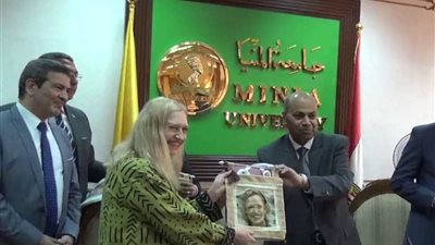 رئيس جامعة المنيا يلتقي الوفد الألماني لمدينة وجامعة هيلدسهايم